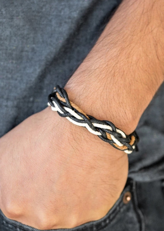 Mountain Quest (black multi)