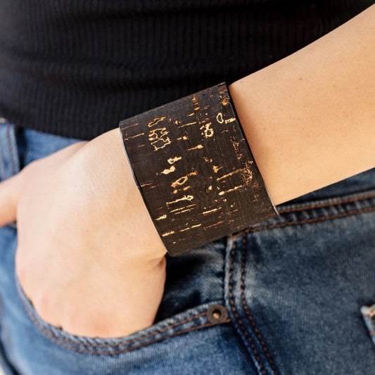 Up to scratch (black)