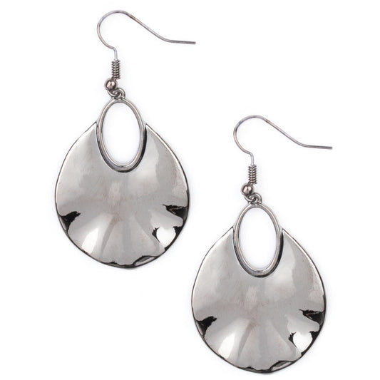 Ruffled Refinery (black)