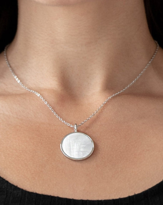 Shimmering Seashores (white)