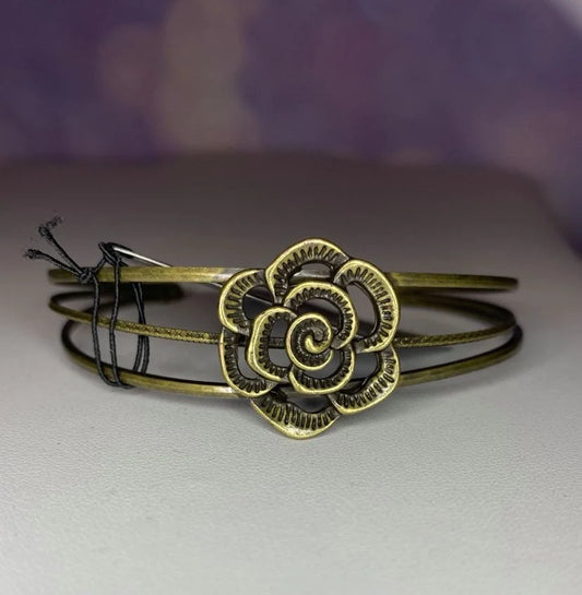 Rosy Repose (brass)