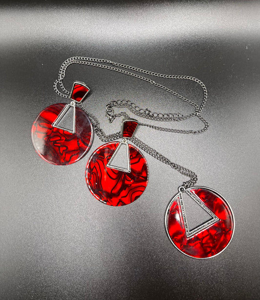 Red marble-like set
