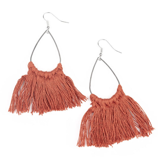 Tassel Treat (brown)