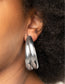 Colossal Curves (silver)