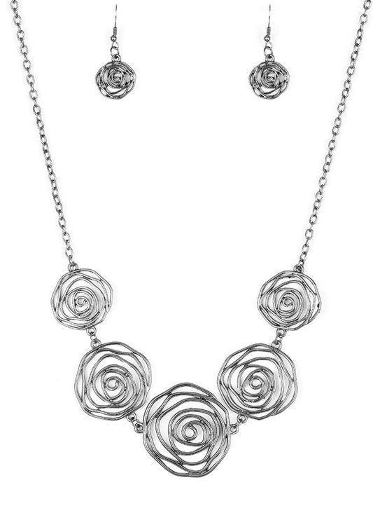Rosy Rosett (black)